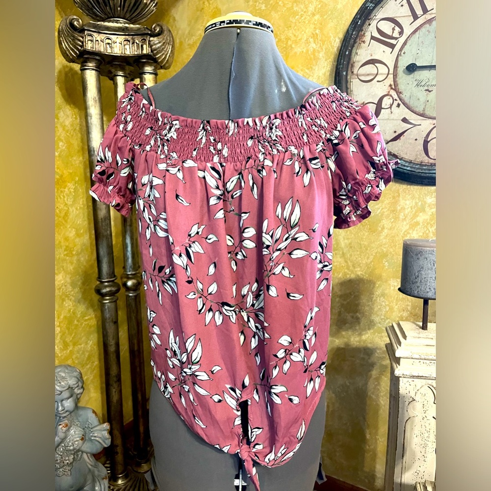 Size M women’s off shoulder